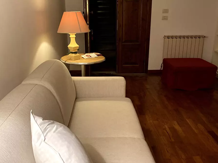 Immagine 48 di Trilocale in affitto  a Sarzana