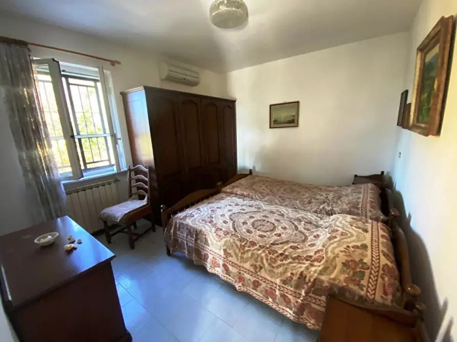 Immagine 29 di Casa indipendente in vendita  a Sarzana