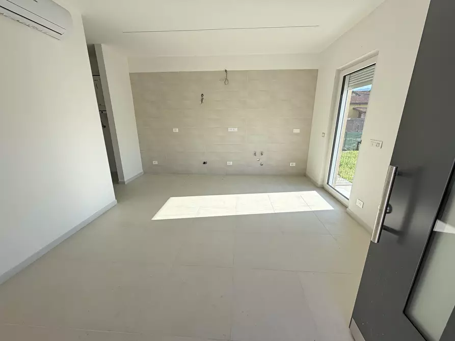 Immagine 3 di Bilocale in vendita  a Sarzana