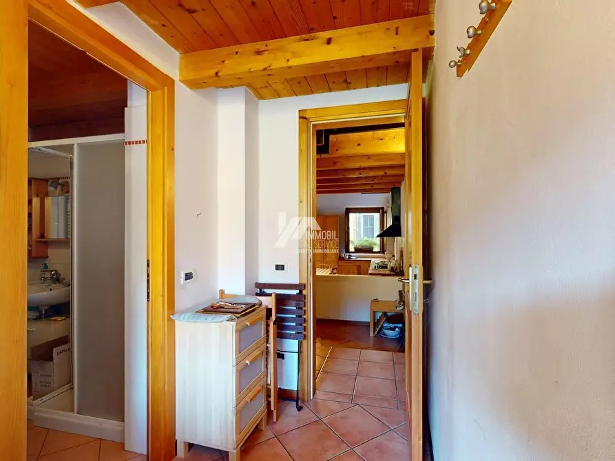 Immagine 10 di Bilocale in vendita  in Via dell'Albera a Gardone Riviera