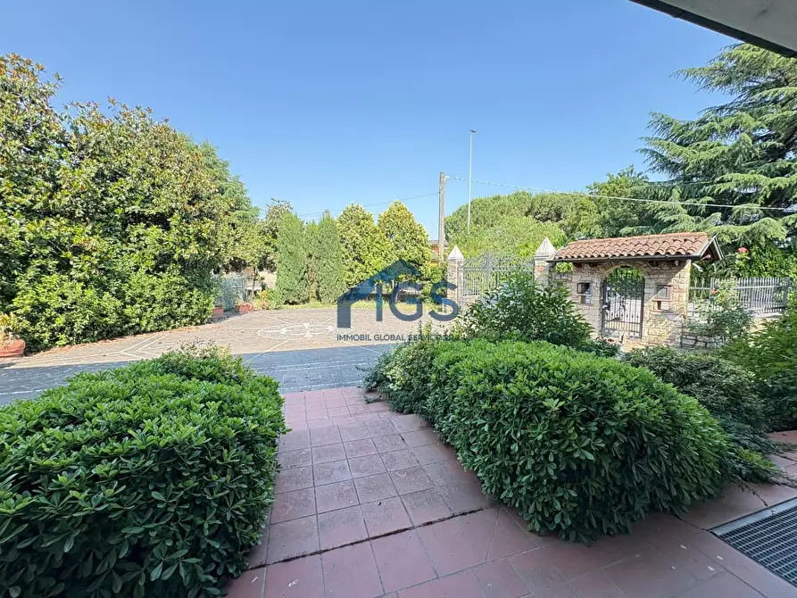 Immagine 16 di Villa in vendita  in Via Santa Giulia 3 a Travagliato