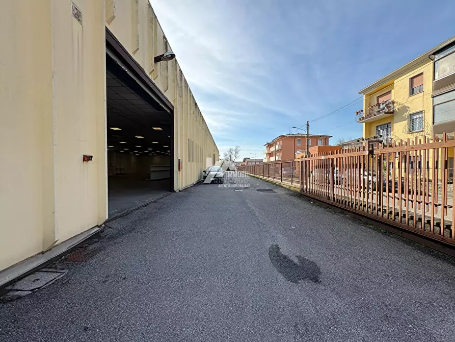 Immagine 15 di Attività artigianale in affitto  in Via Orzinuovi a Brescia