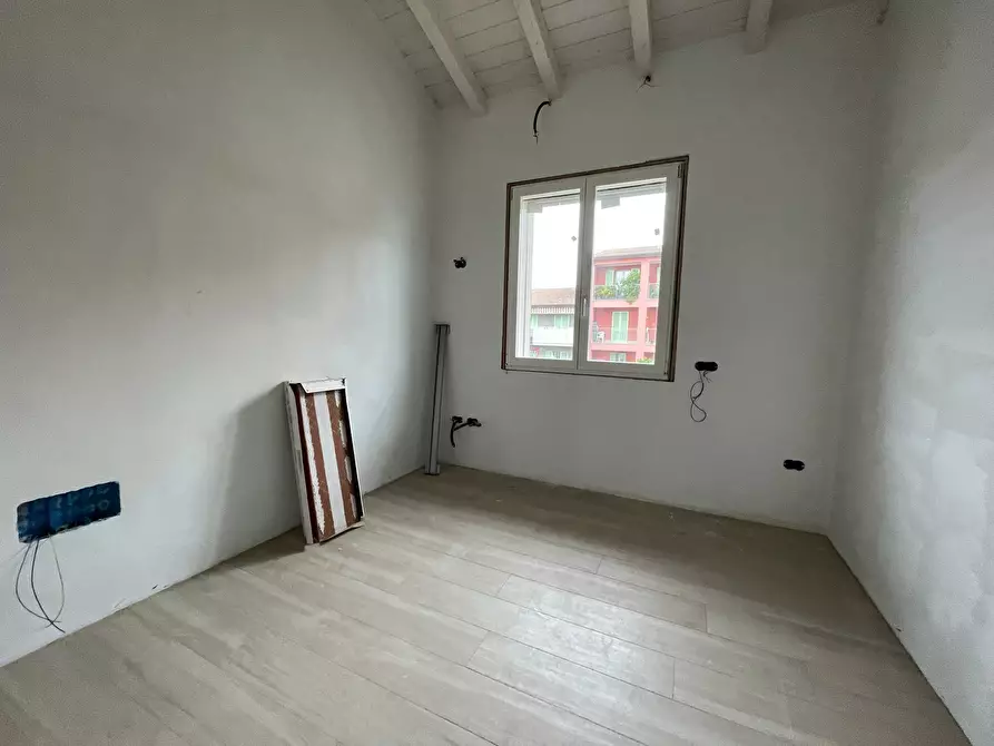 Immagine 7 di Casa trifamiliare in vendita  a Brescia