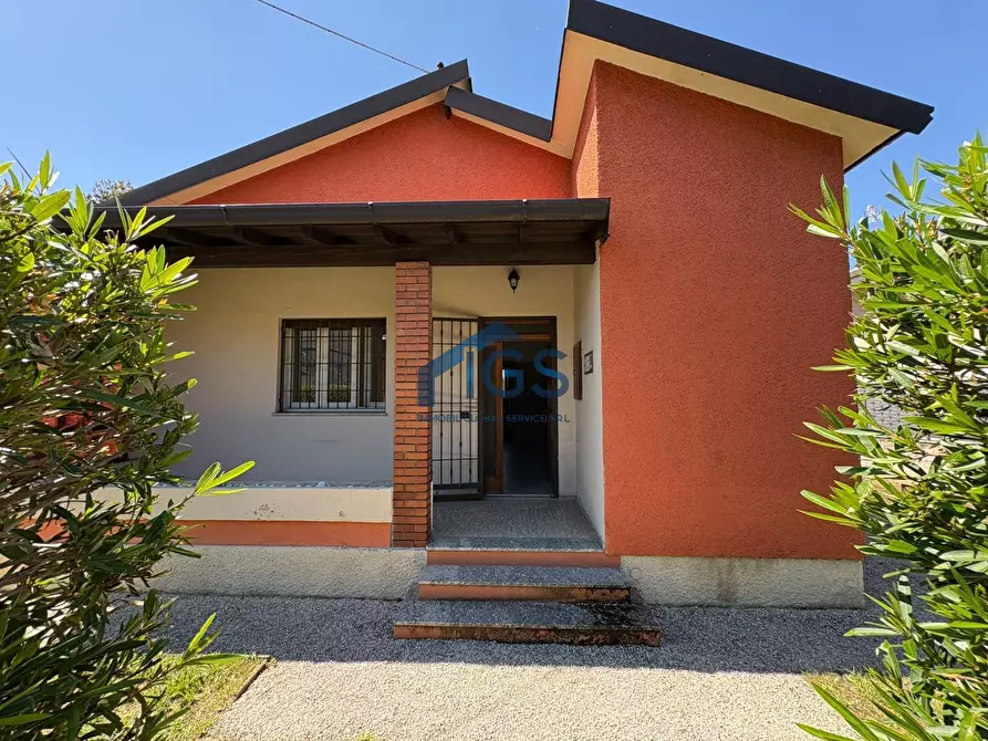 Immagine 2 di Villa in vendita  in Via Perugia a Brescia