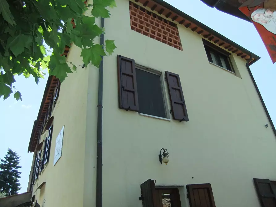 Immagine 3 di Porzione di casa in vendita  a Pietrasanta