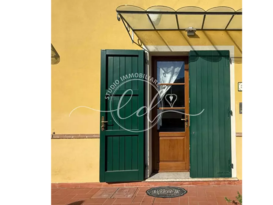 Immagine 25 di Porzione di casa in vendita  a Seravezza