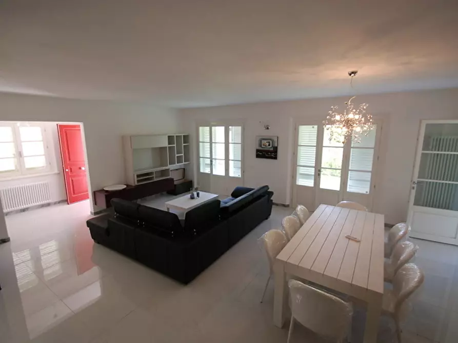 Immagine 84 di Villa in vendita  a Pietrasanta