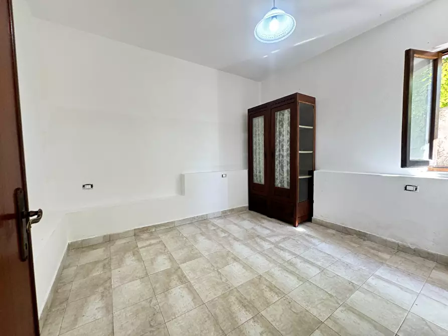 Immagine 15 di Porzione di casa in vendita  a Massa