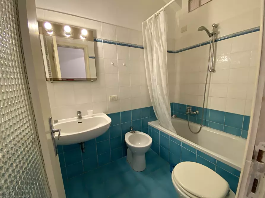 Immagine 13 di Trilocale in affitto  a Seravezza