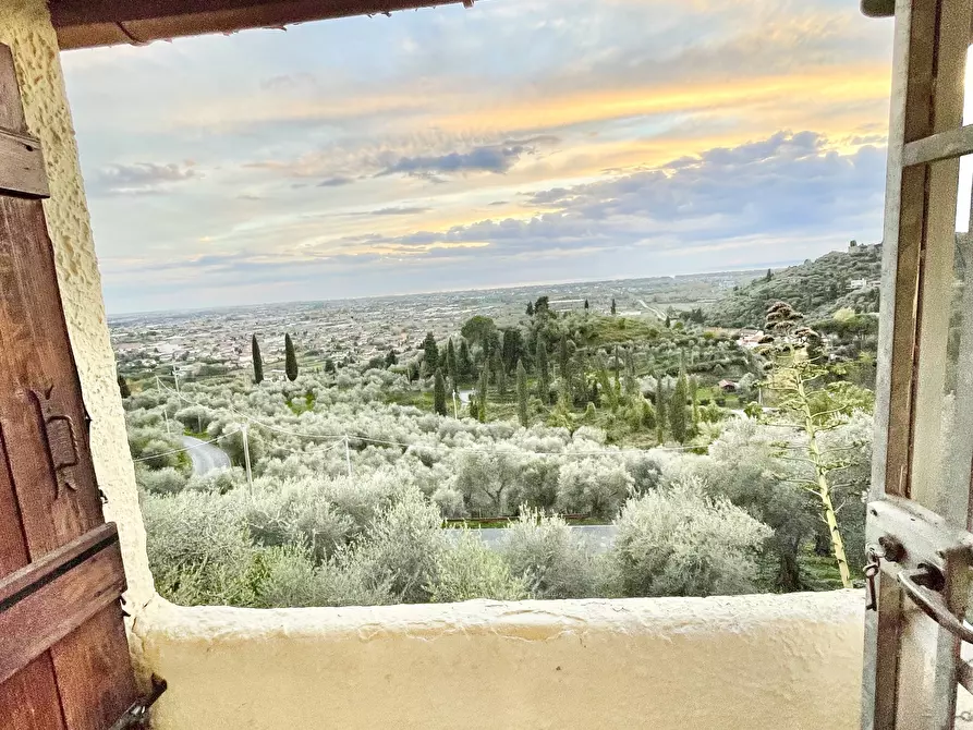 Immagine 64 di Porzione di casa in vendita  a Pietrasanta