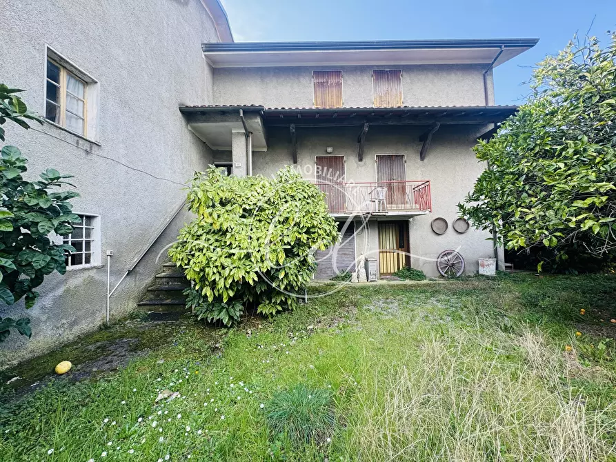 Immagine 14 di Porzione di casa in vendita  a Seravezza