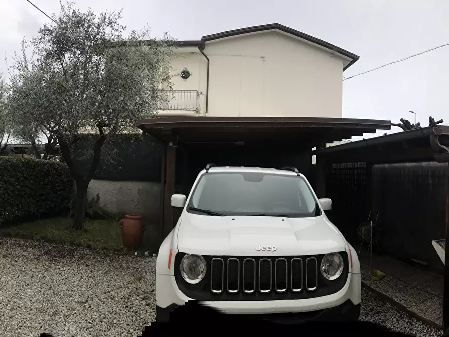 Immagine 2 di Porzione di casa in vendita  a Seravezza