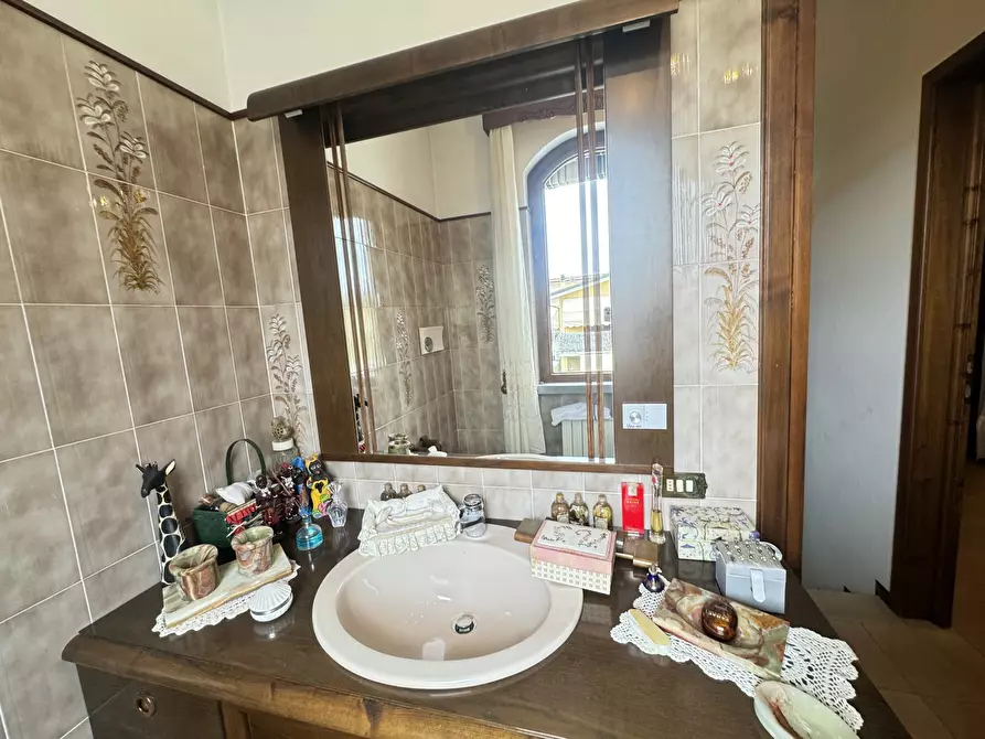 Immagine 45 di Casa indipendente in vendita  a Viareggio