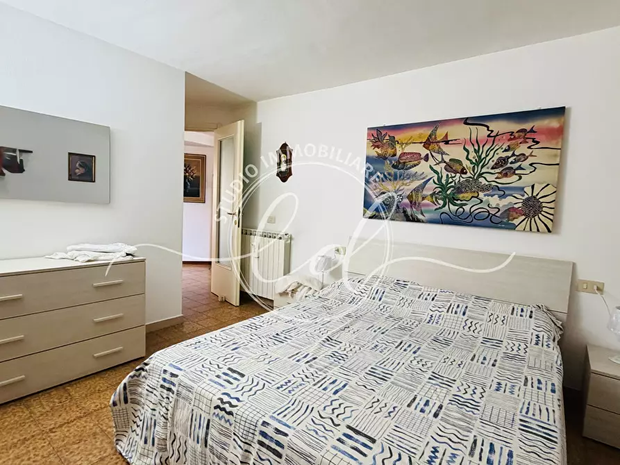Immagine 25 di Trilocale in affitto  a Pietrasanta