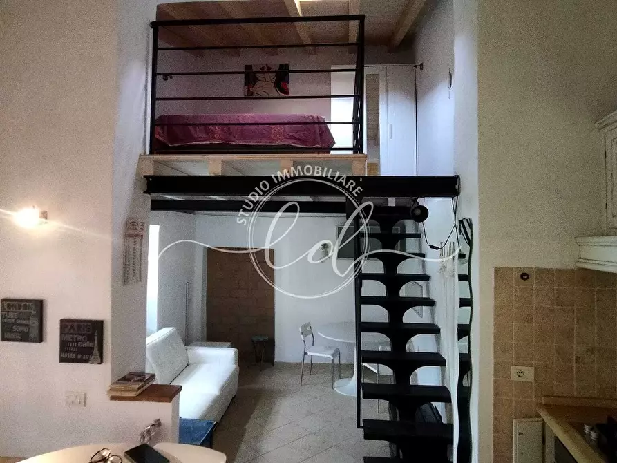 Immagine 3 di Porzione di casa in vendita  a Camaiore