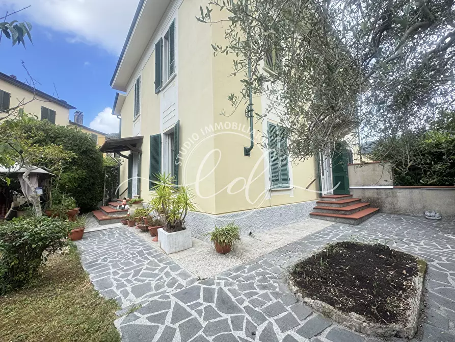 Immagine 4 di Porzione di casa in vendita  a Carrara