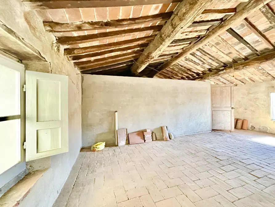 Immagine 10 di Porzione di casa in vendita  a Camaiore