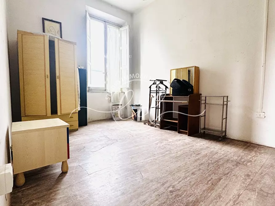 Immagine 35 di Pentalocale in vendita  a Lucca