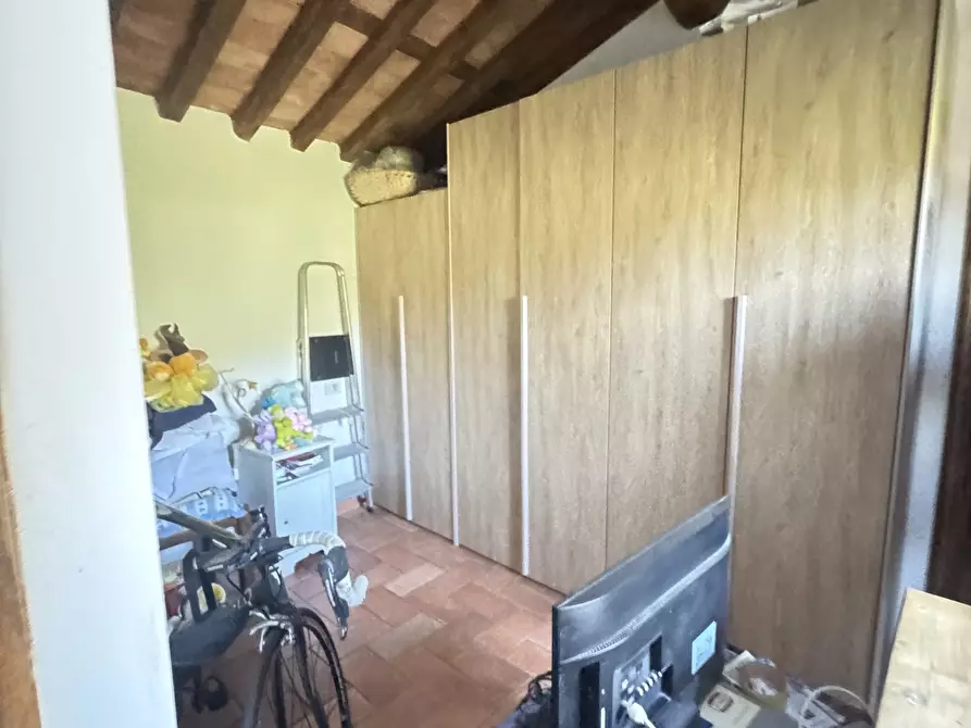 Immagine 10 di Porzione di casa in vendita  a Seravezza