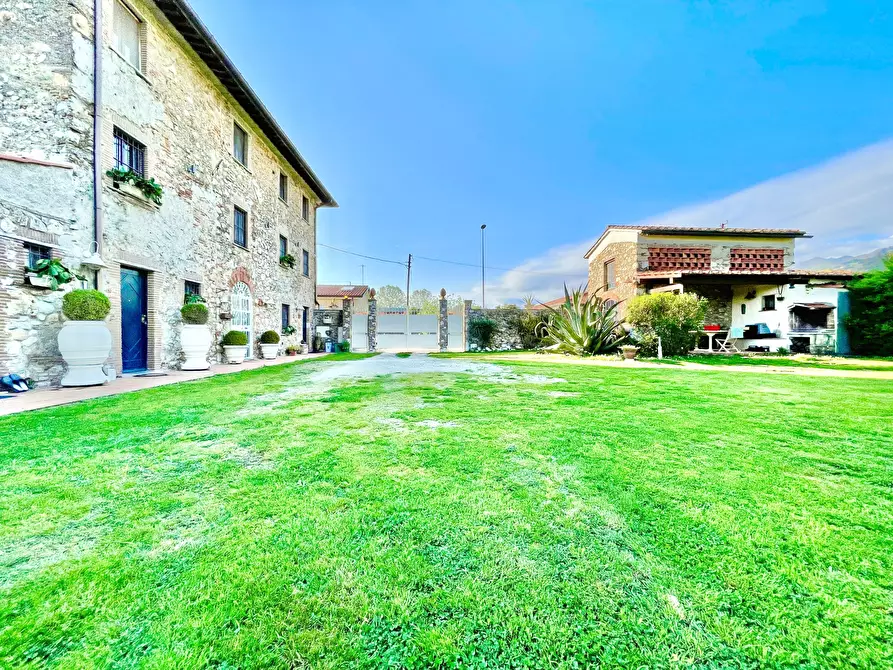 Immagine 3 di Rustico / casale in vendita  a Camaiore