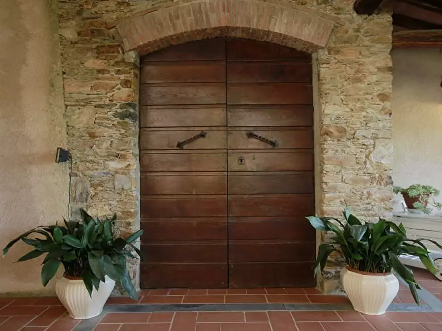 Immagine 19 di Rustico / casale in affitto  a Pietrasanta