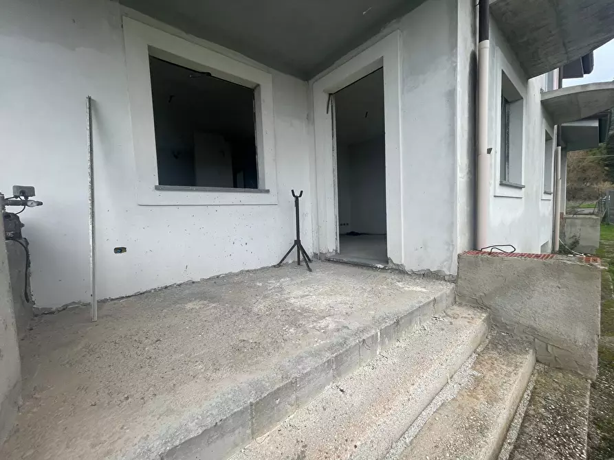 Immagine 3 di Porzione di casa in vendita  a Camaiore