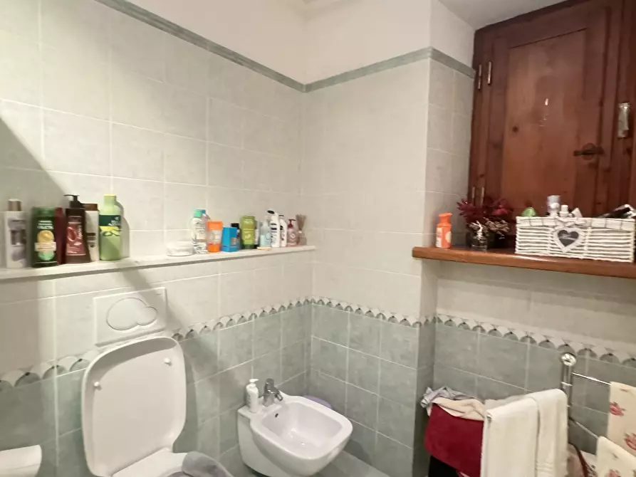 Immagine 14 di Stanza singola in vendita  a Pietrasanta