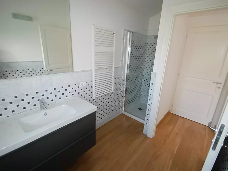 Immagine 92 di Villa in vendita  a Pietrasanta