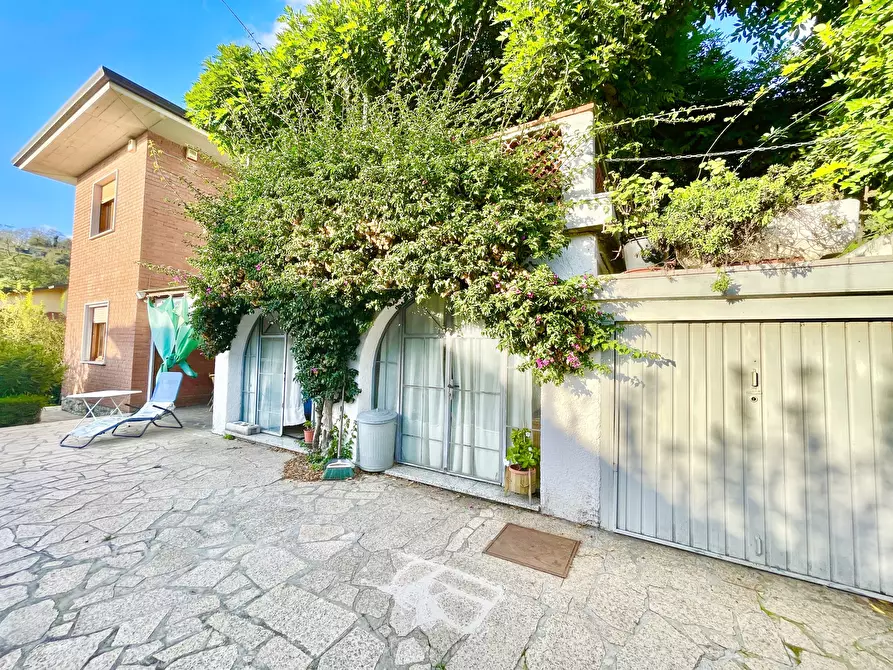 Immagine 87 di Casa indipendente in vendita  a Seravezza