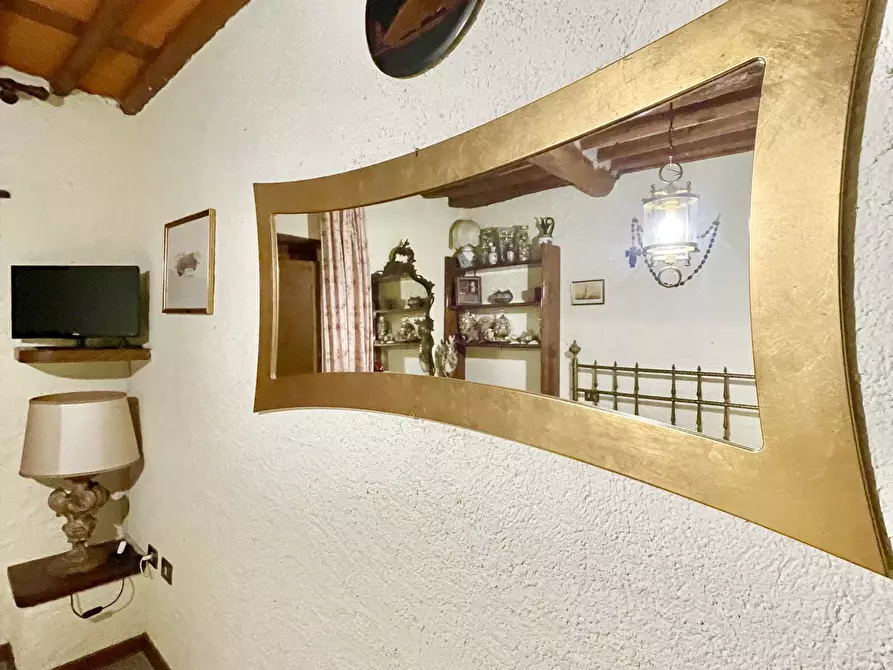 Immagine 67 di Porzione di casa in vendita  a Pietrasanta