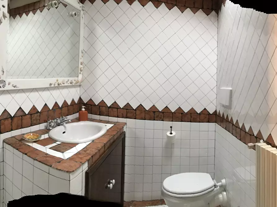 Immagine 15 di Porzione di casa in vendita  a Seravezza