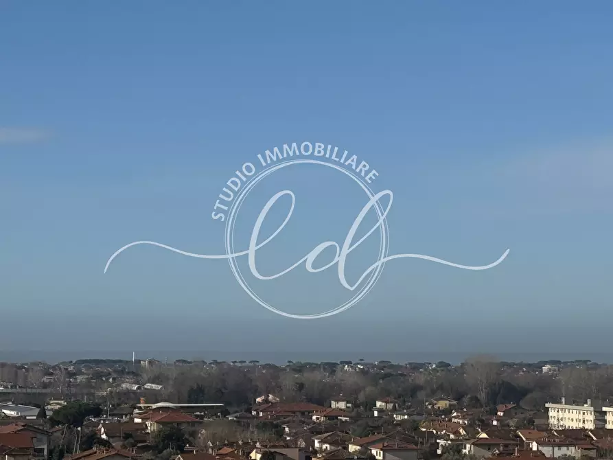 Immagine 26 di Quadrilocale in vendita  a Seravezza