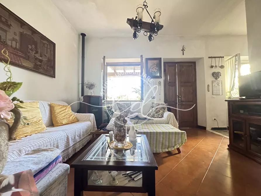 Immagine 16 di Porzione di casa in vendita  a Pietrasanta