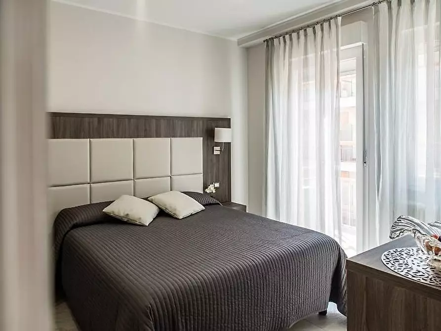 Immagine 15 di Bilocale in affitto  a Camaiore