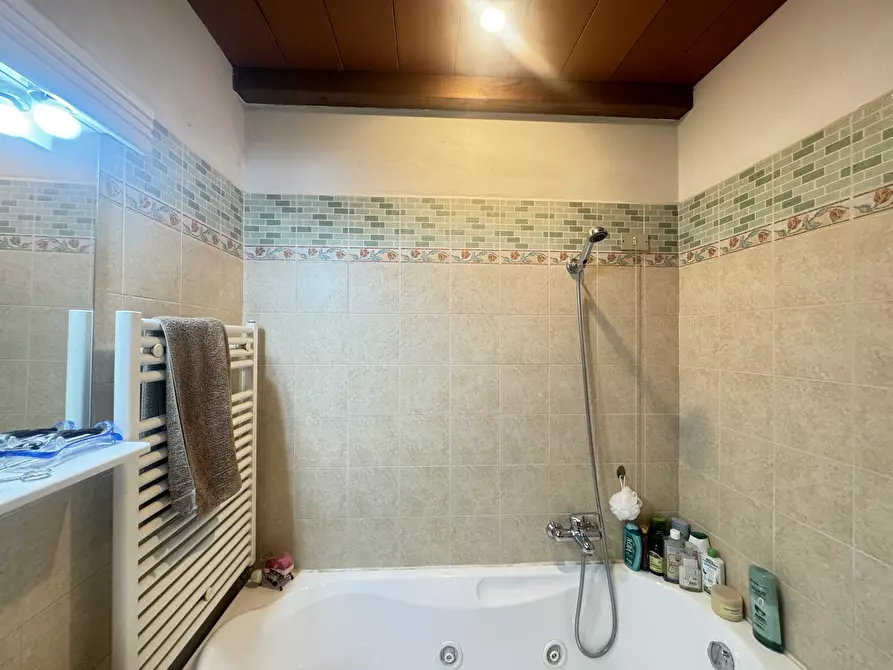 Immagine 24 di Porzione di casa in vendita  a Pietrasanta