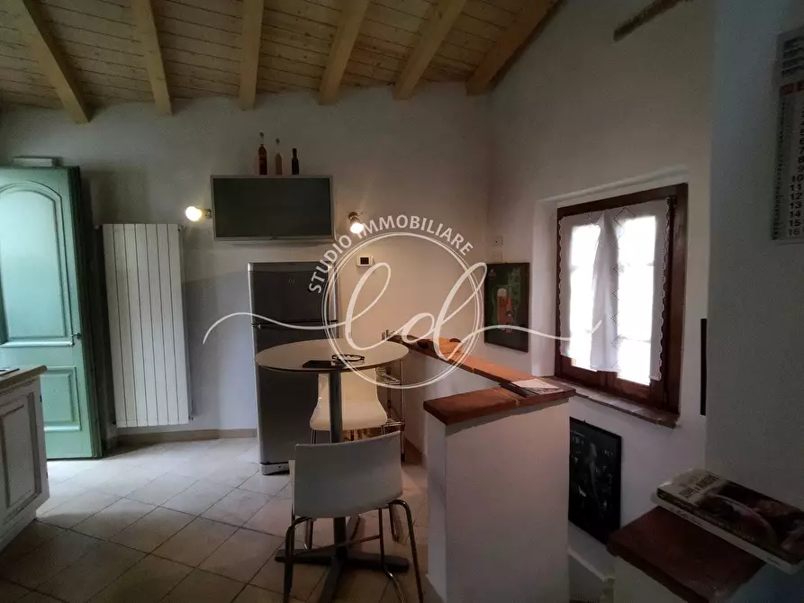 Immagine 12 di Porzione di casa in vendita  a Camaiore