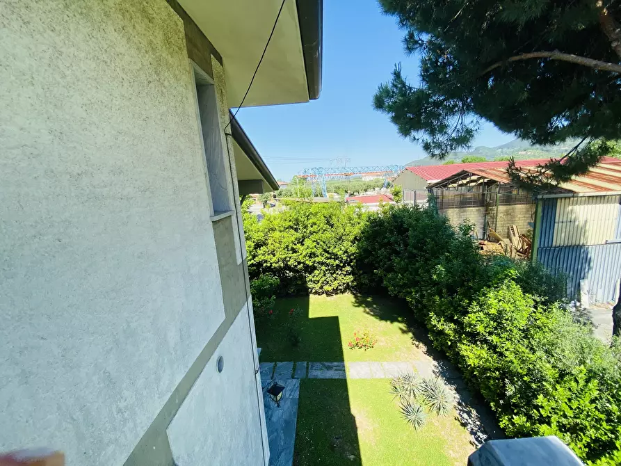 Immagine 72 di Casa indipendente in vendita  a Seravezza