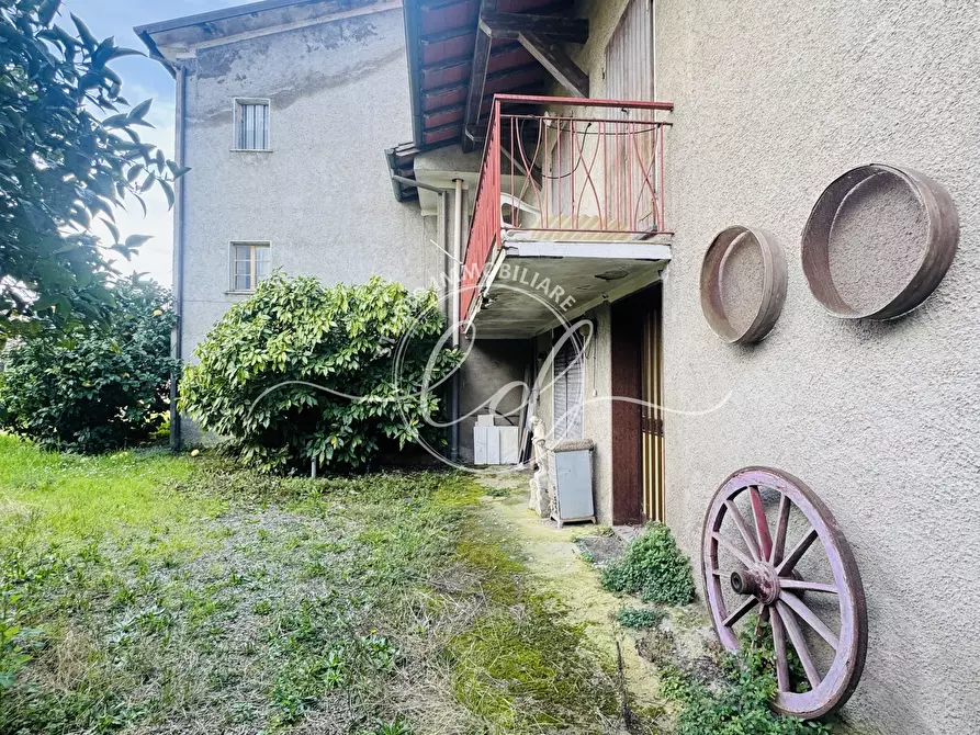 Immagine 27 di Porzione di casa in vendita  a Seravezza