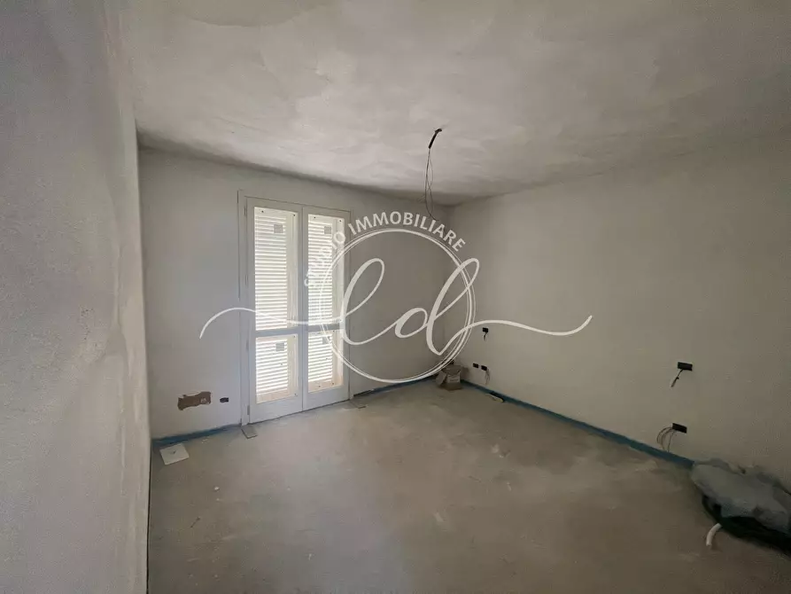 Immagine 15 di Porzione di casa in vendita  a Camaiore