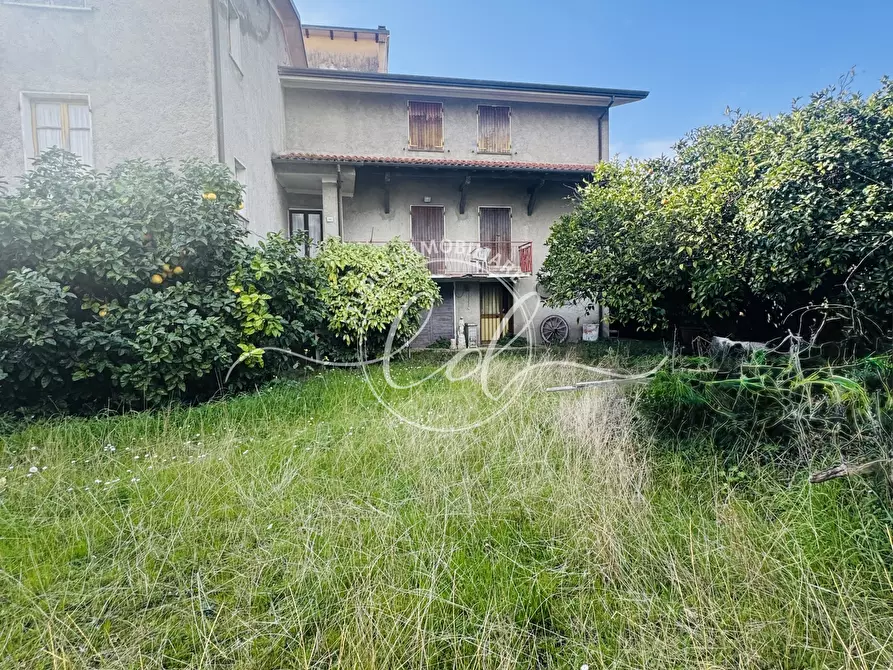 Immagine 31 di Porzione di casa in vendita  a Seravezza
