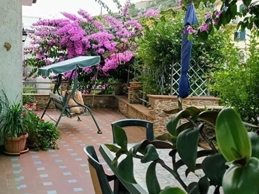 Immagine 17 di Casa indipendente in vendita  a Montignoso