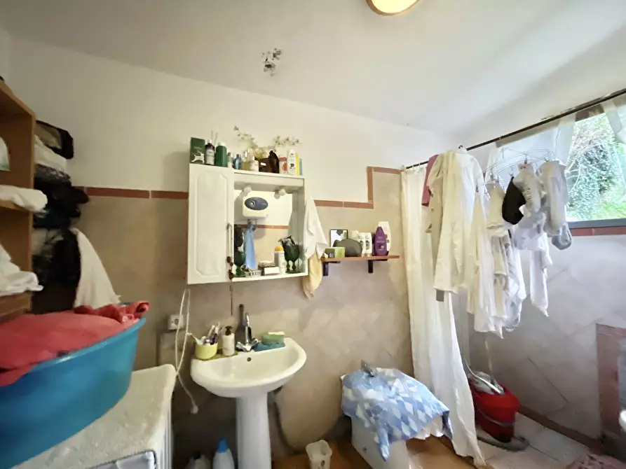 Immagine 13 di Porzione di casa in vendita  a Pietrasanta