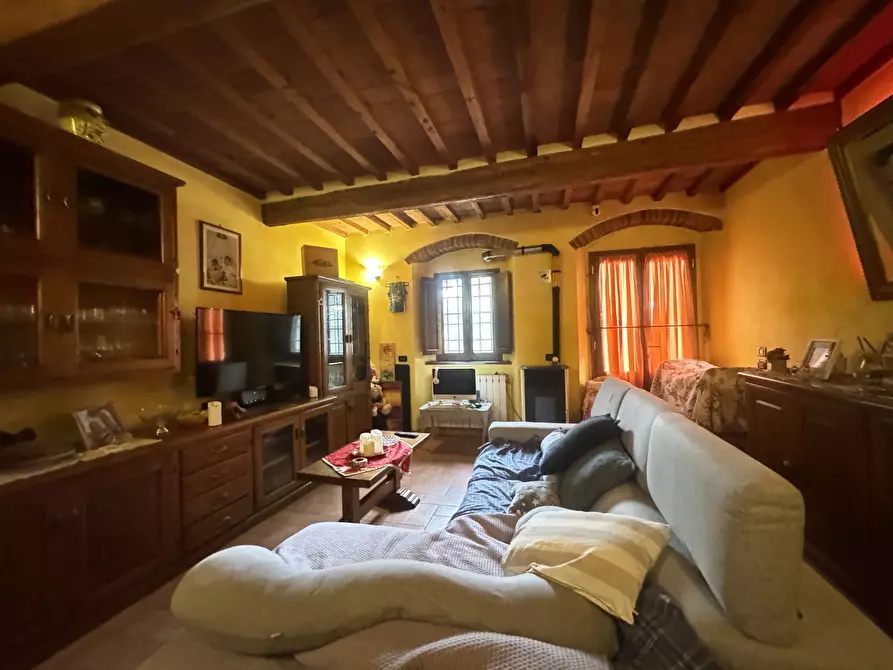 Immagine 23 di Stanza singola in vendita  a Pietrasanta