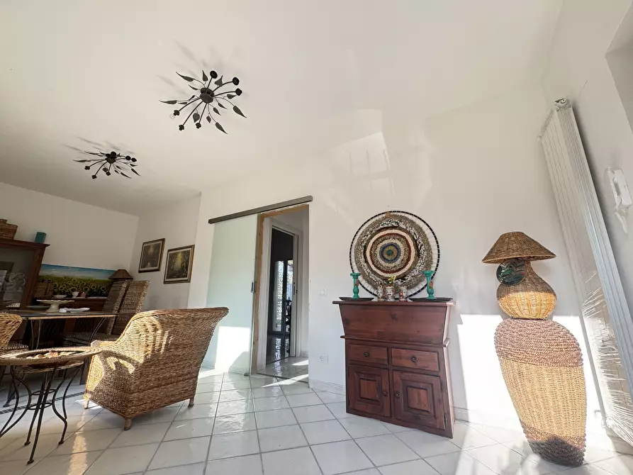 Immagine 8 di Villa in vendita  a Massa