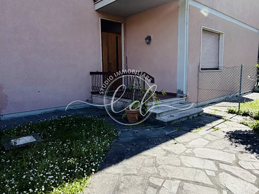 Immagine 29 di Casa indipendente in vendita  a Pietrasanta