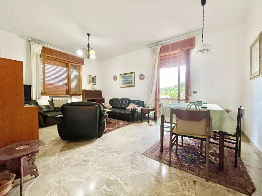 Immagine 16 di Casa indipendente in vendita  a Seravezza