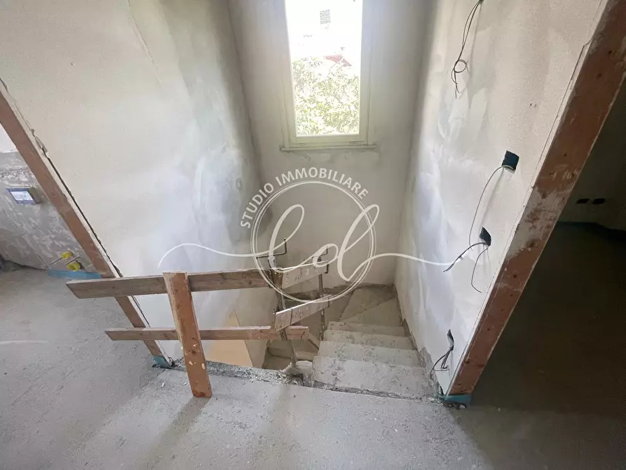 Immagine 25 di Porzione di casa in vendita  a Camaiore