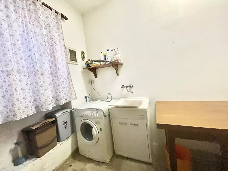 Immagine 29 di Trilocale in affitto  a Pietrasanta