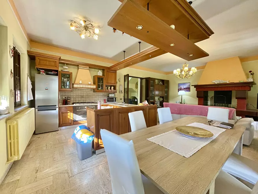 Immagine 38 di Villa in vendita  a Pietrasanta