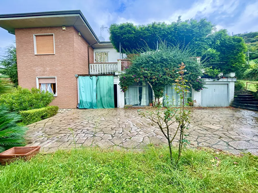 Immagine 3 di Casa indipendente in vendita  a Seravezza